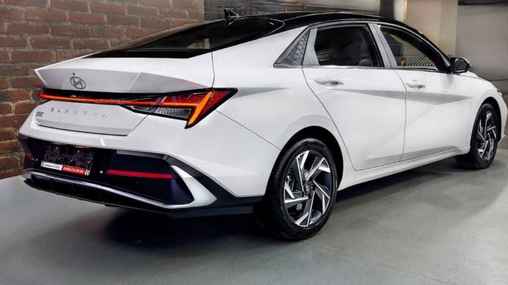 Elantra Hybrid 2025